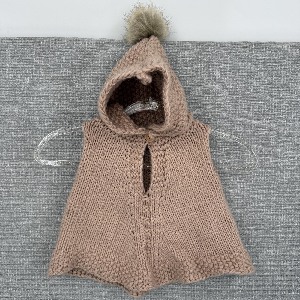 The Blueberry Hill Poncho Girls One Size Beige Knit Hooded Pom‎ Pom Cape
